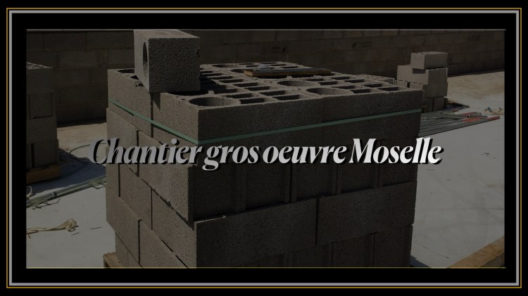 Matériaux de construction pour gros œuvre sur un chantier en Moselle, illustrant le savoir-faire de l'entreprise BT Construction.